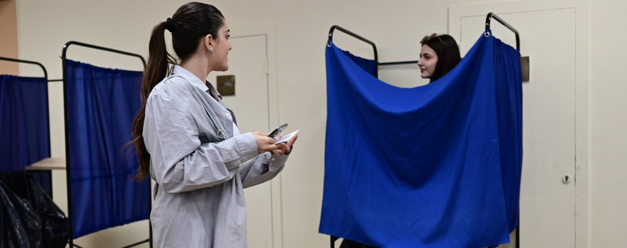 MRB: Στις 14,2 μονάδες η διαφορά ΝΔ - ΠΑΣΟΚ - Το 73,4% λέει &quot;όχι&quot; σε νέο κόμμα Τσίπρα - Πόσοι θα ψήφιζαν Σαμαρά, Καρυστιανού