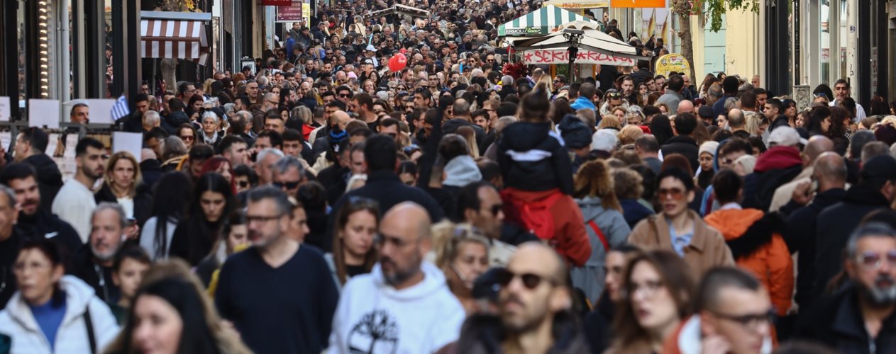 Από τη Δευτέρα τα 250 ευρώ στους χαμηλοσυνταξιούχους - 2,5 δισ. ευρώ σε 5 εκατ. πολίτες τους επόμενους μήνες