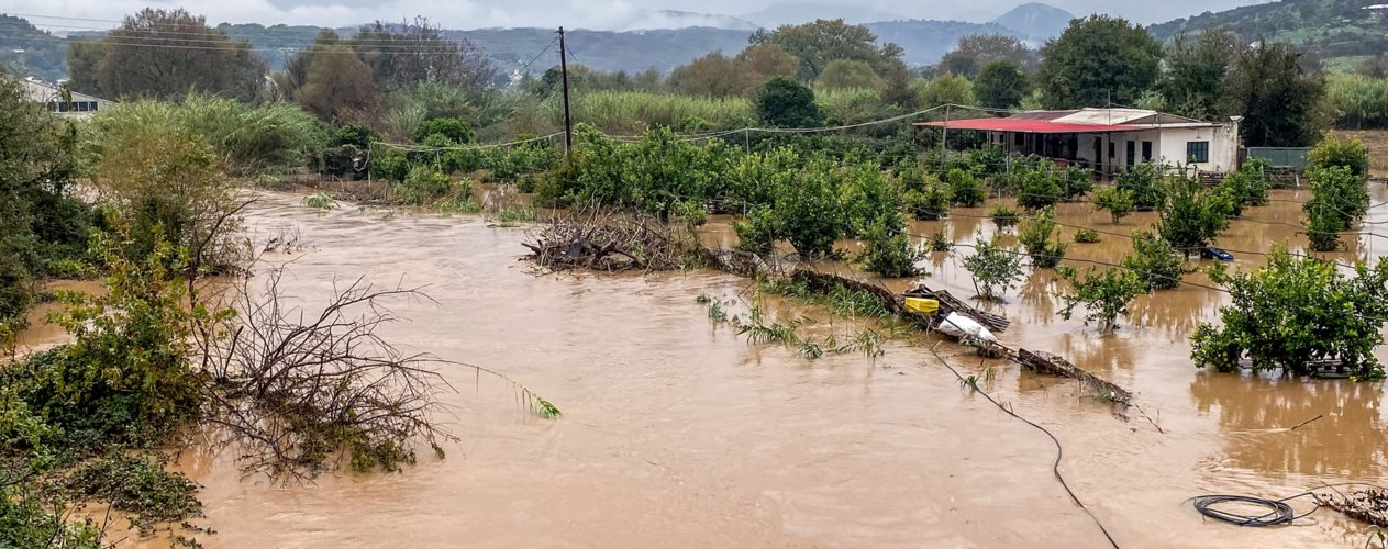 Σάρωσε τη Δυτική Ελλάδα η κακοκαιρία: Εικόνες βιβλικής καταστροφής - Πού θα είναι κλειστά τα σχολεία