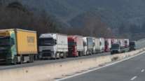 Αγροτικά μπλόκα: Κλείνουν για τα φορτηγά οι σήραγγες των Τεμπών από τις 11:30