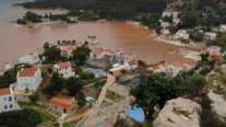 Σε κατάσταση έκτακτης ανάγκης θα κηρυχθεί το Καστελόριζο - &quot;Βούλιαξε&quot; στα λασπόνερα το νησί που &quot;βάφτηκε&quot; κόκκινο