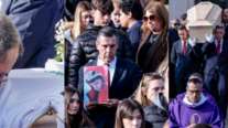Σπαραγμός και οργή στην κηδεία του 16χρονου Ρικάρντο που σκοτώθηκε στο Κραν Μοντανά [βίντεο]