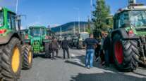 Επιμένουν οι αγρότες στα μπλόκα, αλλά θα ανοίξουν οι δρόμοι για τις γιορτές - Ανακούφιση στην κυβέρνηση