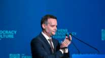 Χάρης Δούκας: "Υπάρχουν στελέχη του ΠΑΣΟΚ που σφιχταγκαλιάζονται με τη ΝΔ - Να μιλήσουμε ακόμα και με τον Τσίπρα"