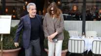 Πρώτη έξοδος για Σαρκοζί και Μπρούνι: Γεύμα σε μπρασερί της γειτονιάς μία μέρα μετά την αποφυλάκιση