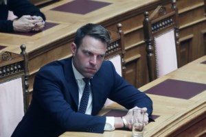 Χυδαίο άρθρο αρχιμανδρίτη για τον γάμο Κασσελάκη: "Έχει κάψα μην μείνει στο ράφι και τον λένε γεροντοκόρη"