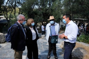 Το νέο "ρίσκο" Τσίπρα: Με όλους τους βουλευτές ο ΣΥΡΙΖΑ στη Βουλή - Κόντρα στο υγειονομικό πρωτόκολλο - εικόνα 2