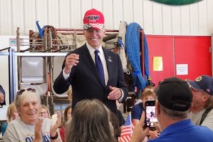 ΗΠΑ: Ο Τραμπ δεν θέλει να γίνει άλλο ντιμπέιτ γιατί θεωρεί ότι κέρδισε την Κάμαλα Χάρις - Τι απαντά η ίδια