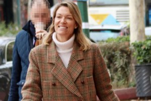 Viral η φούστα της Balenciaga των 695 ευρώ που είναι απλά… μία πετσέτα μπάνιου- Επικό τρολάρισμα από τα ΙΚΕΑ - εικόνα 2