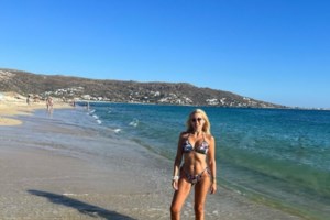 Η Κωνσταντίνα Σπυροπούλου σε ρόλο ... Barbie μοιράζεται τις πιο ροζ στιγμές της [εικόνες]