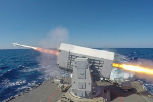 Ο Αρχηγός ΓΕΕΘΑ τιμά τη μνήμη του Ν. Σιαλμά - Πέταξε με F-16 πάνω από τον 'Αγιο Ευστράτιο [Βίντεο] - εικόνα 7