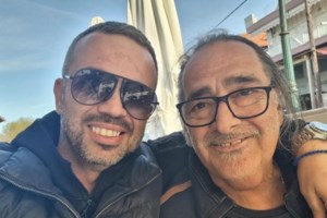 Εσπασαν το παρμπρίζ και έβγαλαν από το ΙΧ με τις φιάλες υγραερίου τον πατέρα και τα δύο παιδιά [εικόνες] - εικόνα 7