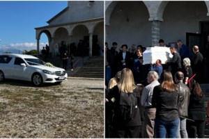 Αγρίνιο: Κατέληξε και η 18χρονη Χαριτίνη, αδερφή του 20χρονου Άκη που σκοτώθηκε στο τραγικό τροχαίο δυστύχημα - εικόνα 2