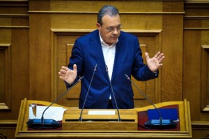 Βουλή: Επίθεση Ανδρουλάκη στην κυβέρνηση για τον κατώτατο μισθό - "Πουλάτε φύκια για μεταξωτές κορδέλες"