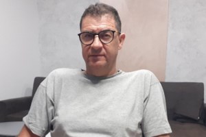 Σύρος: Γαμπρός πήγε στο γάμο με... μπουλντόζα [εικόνες - βίντεο]