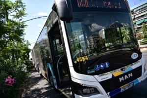 Δύο φορές σε έναν μήνα απέδρασε από ψυχιατρείο ο 54χρονος με το τσεκούρι που σκόρπισε πανικό μέσα σε λεωφορείο