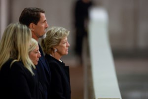 Τέως βασιλιάς Κωνσταντίνος: Ποιοι γαλάζιοι και γαλαζοαίματοι θα δώσουν το παρών στην κηδεία - "Πυρετός" προετοιμασιών στο Τατόι - εικόνα 4