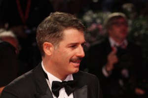 Θάνος Τοκάκης: Θεωρούνταν φυσιολογικό να μας βρίζουν και να μας πετούν τασάκια οι σκηνοθέτες