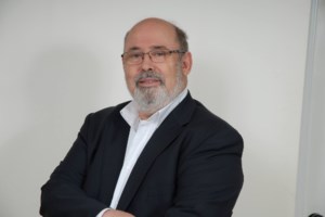 Κώστας Μπακογιάννης: Πώς αποχαιρετά τον πρόεδρο της Βαρβακείου Κλεάνθη Τσιρώνη