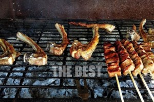 Τσικνοπέμπτη με lockdown: Ψησταριές σε αυλές και ταράτσες [βίντεο] - εικόνα 2