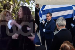 Καλαμάτα: Συγκλονίζει η μητέρα του 40χρονου πιλότου - "Ο γιος μου θυσιάστηκε για να μην πέσει το αεροπλάνο σε κατοικημένη περιοχή" [Βίντεο]