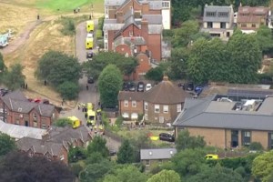 Νεκρό κοριτσάκι στο δημοτικό σχολείο στο Γουίμπλεντον- Αυτοκίνητο έπεσε πάνω στους μαθητές, συνελήφθη η γυναίκα οδηγός - εικόνα 3