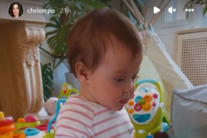 Ο Σάκης Τανιμανίδης έβαλε για ύπνο την κόρη του, ή η κόρη του τον Σάκη; Το υπέροχο στιγμιότυπο - εικόνα 4