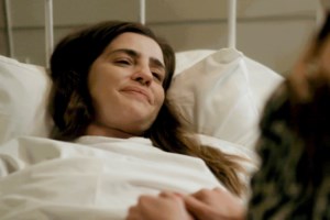 Βούρκωσε η Πόπη Τσαπανίδου: Έπρεπε να κάνω καριέρα για να μεγαλώσω τα παιδιά μου [Βίντεο]