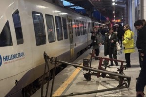 Τρόμος για επιβάτες του Προαστιακού ύστερα από μπαράζ λιθοβολισμών