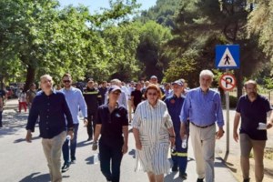 Φωτιά στη Βούλα: Επί τόπου βρέθηκε ο Χρήστος Στυλιανίδης