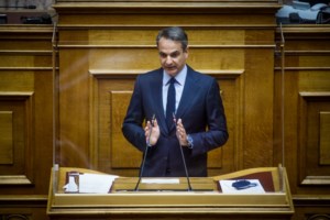 "Απαράδεκτο": Ο Σκανδαλίδης απαντά στα "καρφιά" Μητσοτάκη για την απουσία βουλευτών του ΚΙΝΑΛ ενώ μιλούσε στη Βουλή