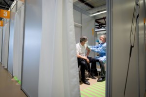 Κορονοϊός: Ενδείξεις για επαναμόλυνση από τη νοτιοαφρικανική μετάλλαξη - εικόνα 2