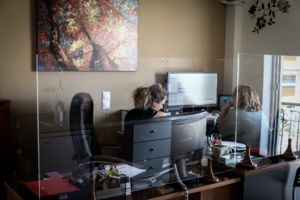 H ώρα της πληρωμής του φόρου εισοδήματος: Πώς μπορούν οι δόσεις από 8 να γίνουν 12