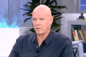 Τζώνη Καλημέρης: Βόλτα χέρι-χέρι με την κόρη του Ada - Οι τρυφερές φωτογραφίες - εικόνα 6