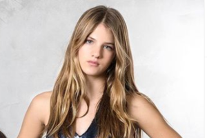 Σίσσυ Χρηστίδου: Μια κούκλα από παιδί - Δείτε την κοριτσάκι 10 ετών, ολόιδια με σήμερα - εικόνα 2