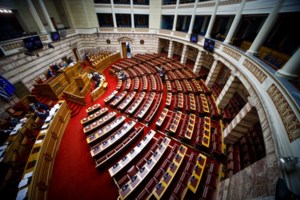 Στην Ολομέλεια της Βουλής η πρόταση του ΣΥΡΙΖΑ για Εξεταστική για λίστες Πέτσα και δημοσκοπήσεις [live]