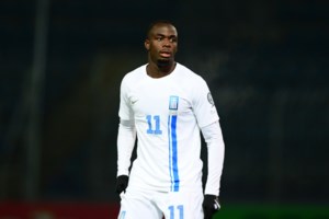 "Τι ηλιθιότητες είναι αυτές; Αφήστε το παιδί ήσυχο": Το σχόλιο Γ.Αντετοκούνμπο για ερώτηση δημοσιογράφου στον Τσιτσιπά