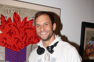 Ο Ευθύμης Ζησάκης ντύνεται γαμπρός: Τα σχέδια για γαμήλια τελετή στην Αθηναϊκή Ριβιέρα