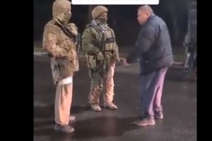 Πόλεμος στην Ουκρανία: Συγκλονιστικές εικόνες από την μεγάλη έξοδο των αμάχων με παιδιά και υπάρχοντα στα χέρια - Πρόσφυγες εν μία νυκτί