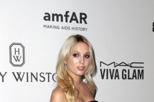 Τέως Βασιλιάς Κωνσταντίνος: Στο Ηρώδειο με τη σύζυγό του, τη βασίλισσα Σοφία και την αδελφή τους Ειρήνη [Εικόνες] - εικόνα 16