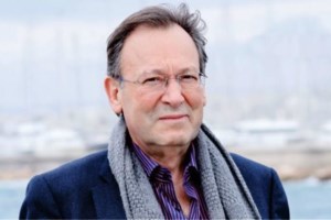 Χριστιάνα Μπέτα: Βόλτα στη Γλυφάδα με ροζ ποδήλατο και αθλητικό look - εικόνα 5