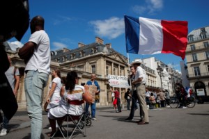 Γαλλία: Σπάει το φράγμα των 50 εκατ. εμβολιασμών - Κερδίζει το στοίχημα του πιστοποιητικού ο Μακρόν - εικόνα 3