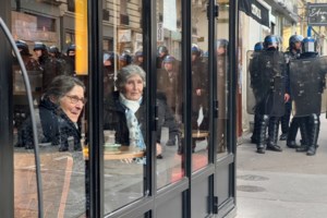 Γαλλία: Τα συνδικάτα καλούν σε απεργία στις 23 Μαρτίου - Επεισόδια στην Πλας ντε λα Κονκόρντ για το συνταξιοδοτικό - εικόνα 3