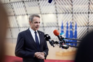 Αγροτικά μπλόκα: Πολύωροι αποκλεισμοί στα τελωνεία Προμαχώνα, Εξοχής, Ευζώνων και Νίκης - Σύσκεψη το μεσημέρι στη Νίκαια