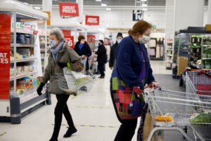 "Τρομάζει" το Γουέμπλεϊ: Ο απίστευτος συνωστισμός μπορεί να προκαλέσει 100.000 κρούσματα κορονοϊού την ημέρα [Εικόνες] - εικόνα 2