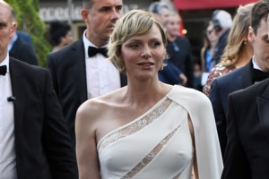 Κιτς και κακογουστιά στο Μονακό: Ο Αλβέρτος, η Στεφανί, οι κόρες της και οι καθόλου σικ εμφανίσεις τους - εικόνα 6