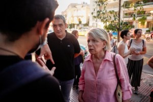 Γάμος Θεοδώρας: Χορεύει μαζί με τον Μάθιου Κουμάρ τη θρυλική "Δραπετσώνα" στο pre-wedding party [βίντεο] - εικόνα 2