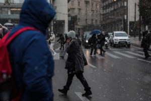 Καιρός: Συννεφιά και τοπικές βροχές από το μεσημέρι του Σαββάτου - Πού θα χιονίσει