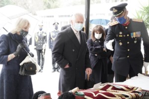 200 χρόνια από το 1821: Τα στιγμιότυπα που δεν θα ξεχάσουμε - Τα δάκρυα της Προέδρου και του Καρόλου, οι έφιπποι και τα κανόνια - εικόνα 3