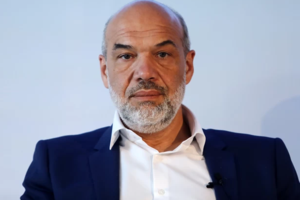 Εμβόλια - Φον ντερ Λάιεν: Ένα εκατομμύριο λιγότερες νοσηλείες αν όλοι κάνουν την τρίτη δόση